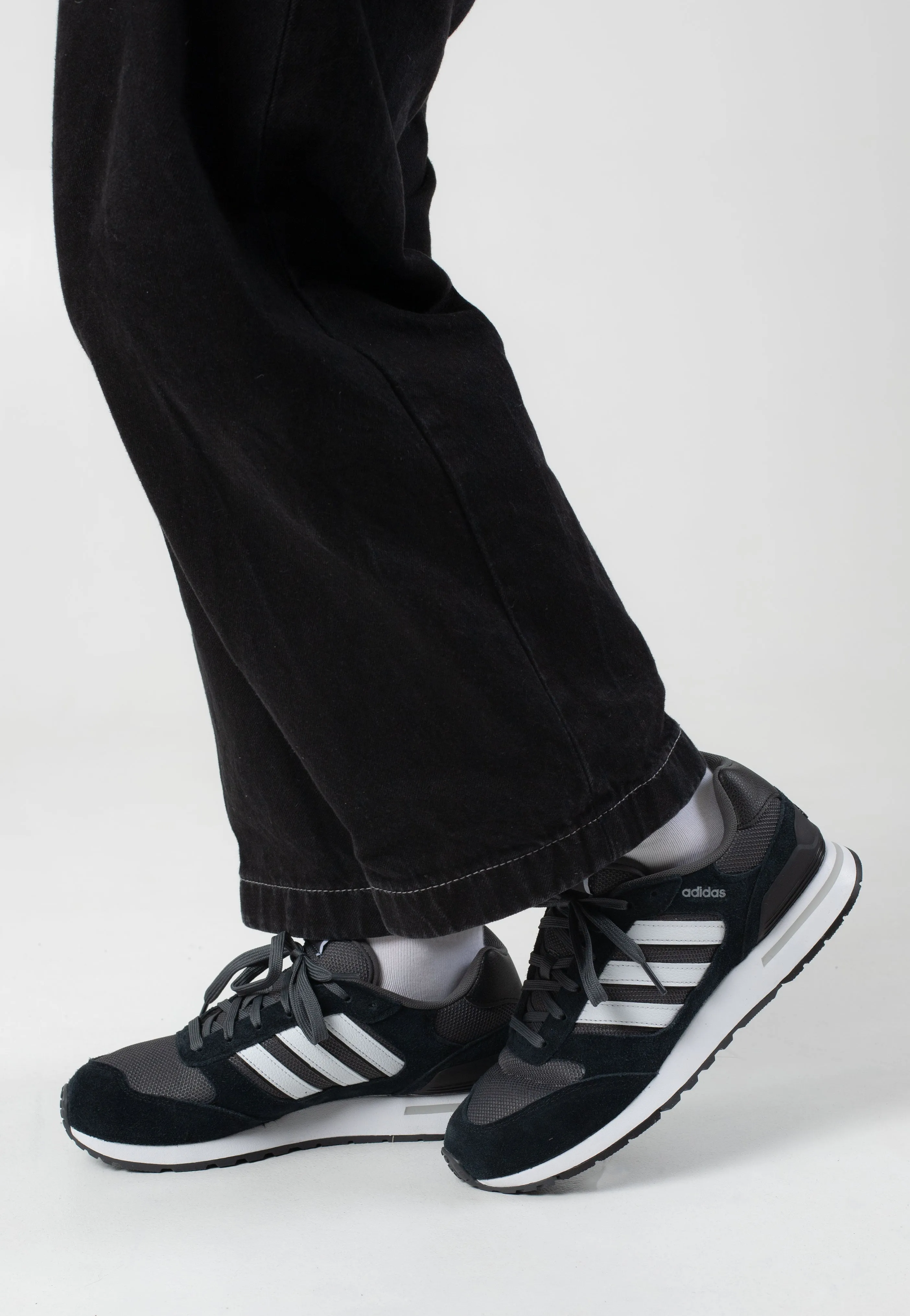 Adidas - Run 80s Cblack/Ftwwht/Gresix - Shoes