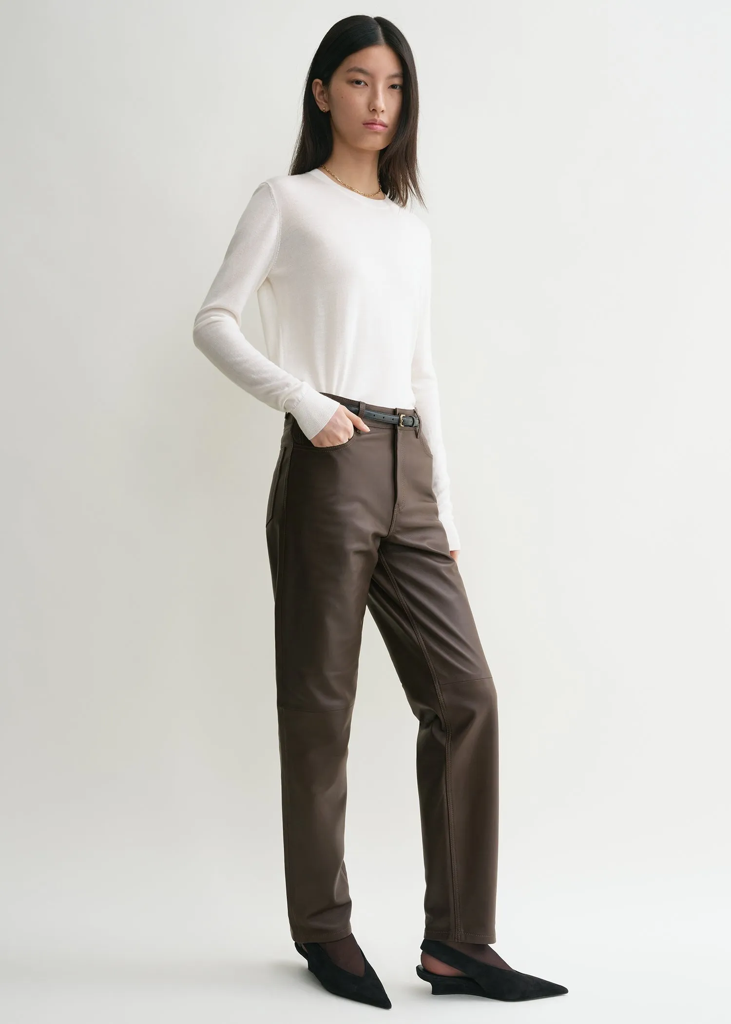 Five-pocket leather trousers bark