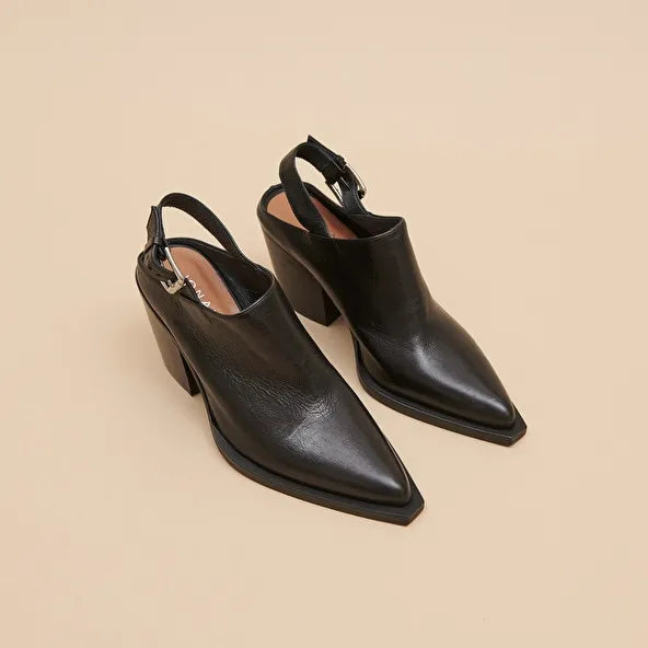 Mules with beveled heels in black leather