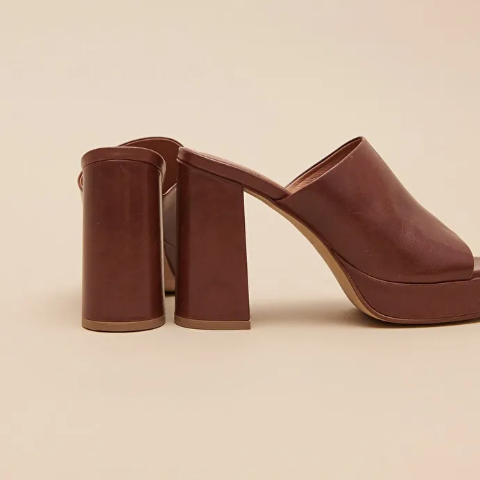 Mules à talons in brown leather