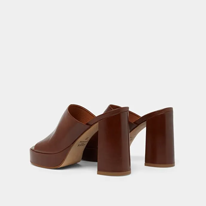 Mules à talons in brown leather