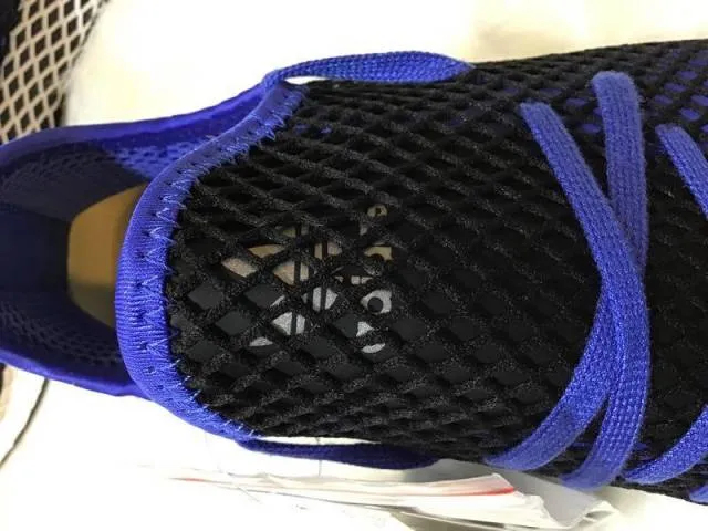 NIB AUTH ADIDAS DEERUPT RUNNER SNEAKERS