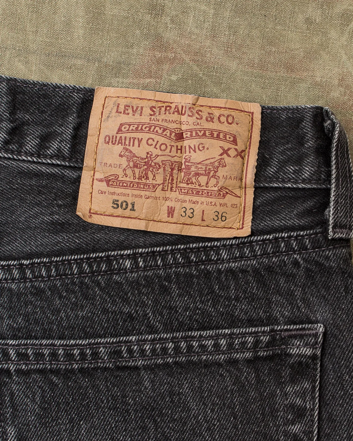 No.15 Vintage 90's Made in USA Levi's Faded Black 501 Jeans W33