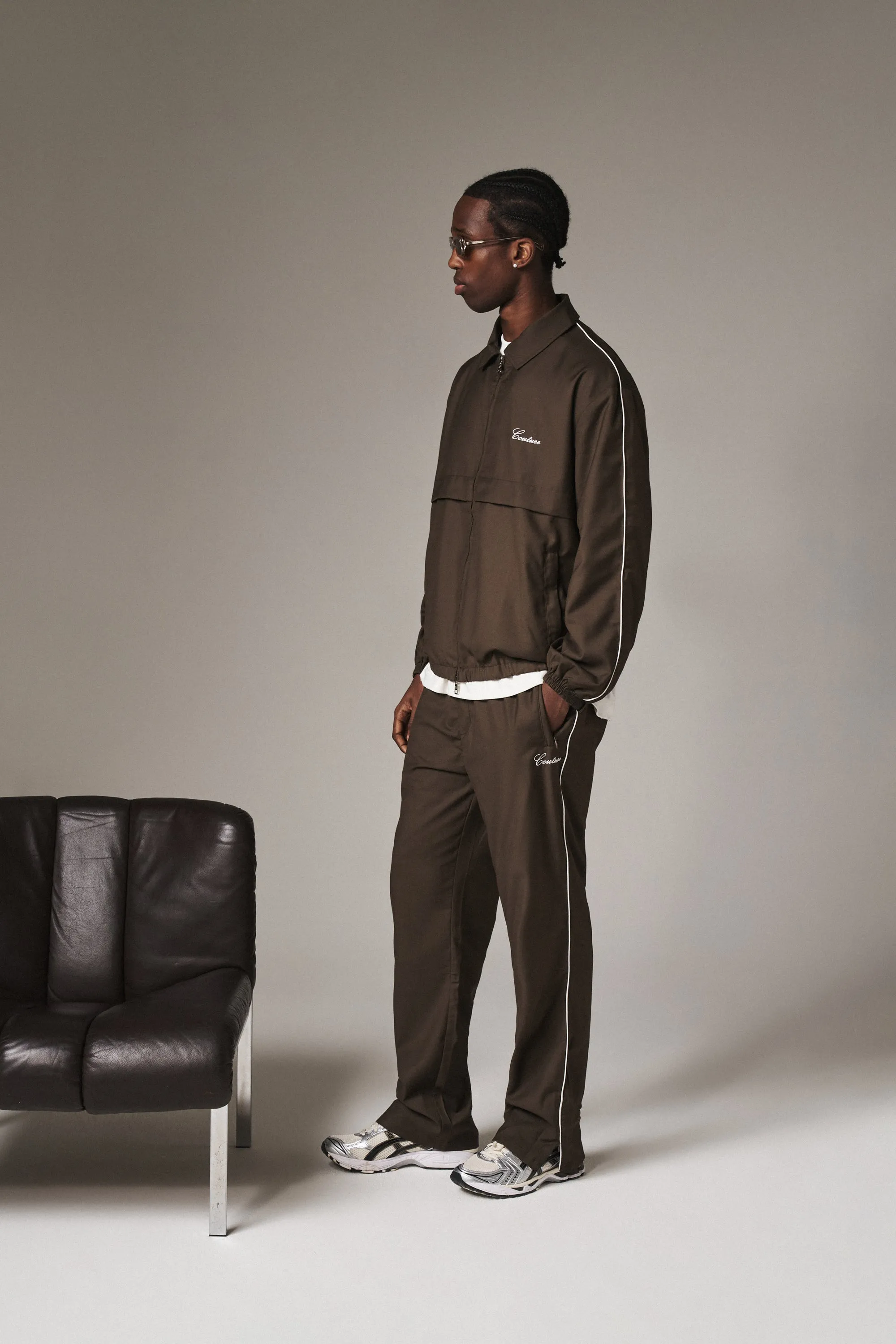 SMART PIPED TROUSERS - BROWN