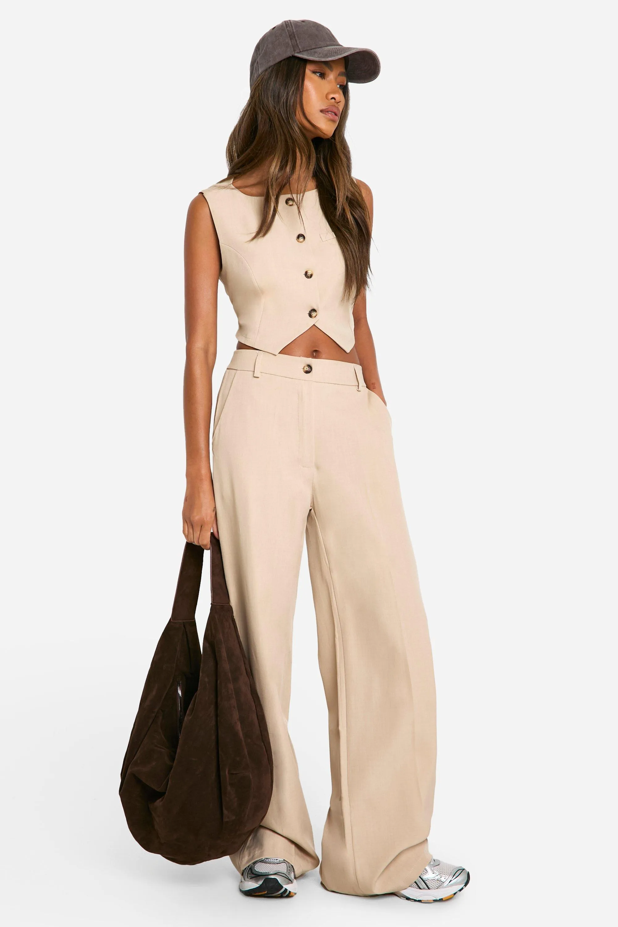 Tailored Wide-Legged Pants by boohoo