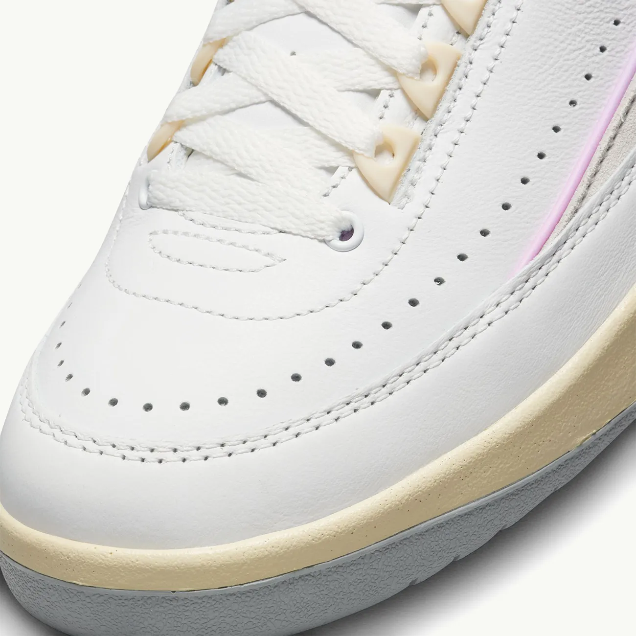 Women's Air Jordan 2 Retro Low - Summit White/Varsity Red/Ice Blue