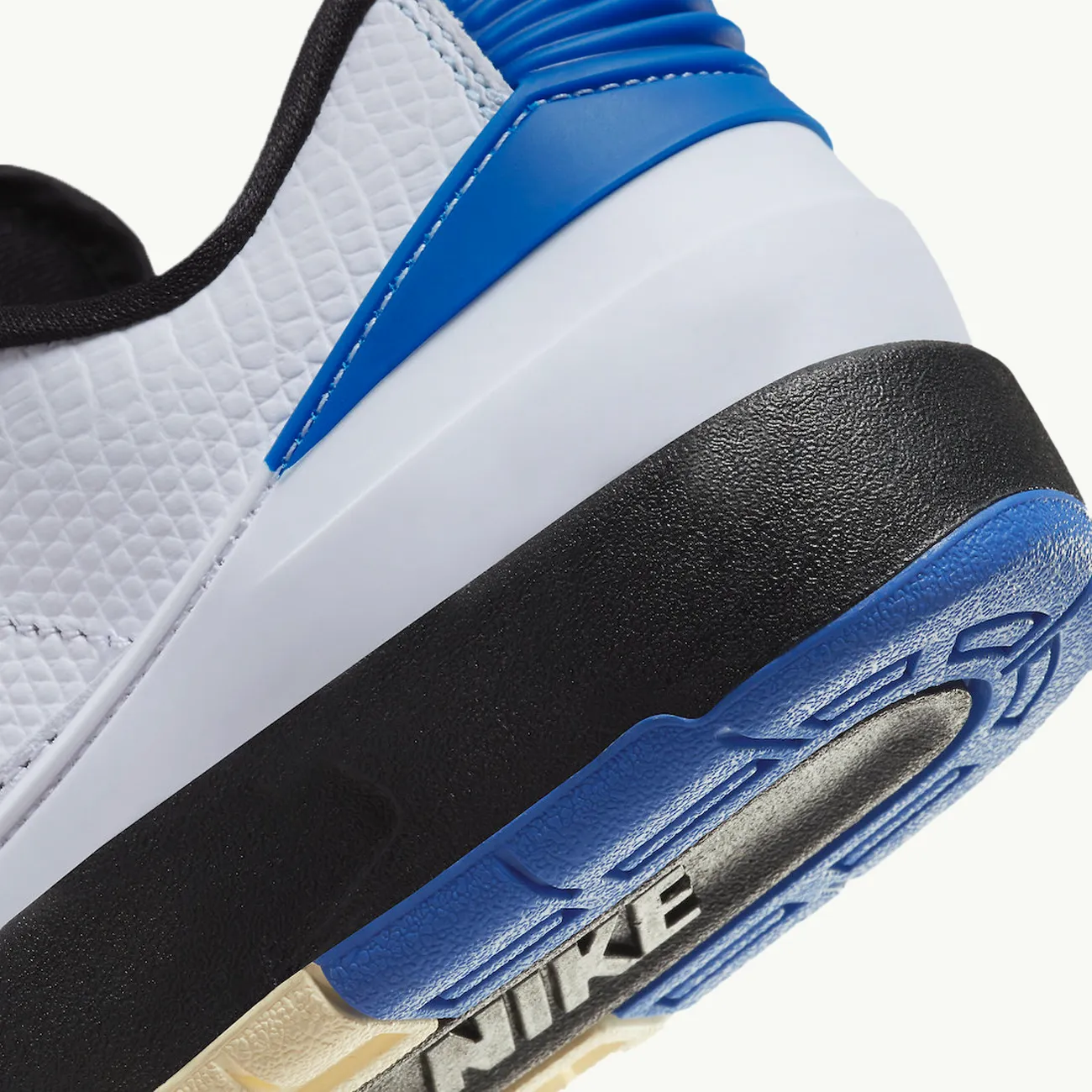 Women's Air Jordan 2 Retro Low - White/Varsity Royal Black/Muslin