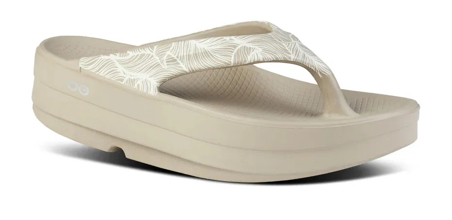  Women's OOmega Toe Post Sandal in Nomad Athena  